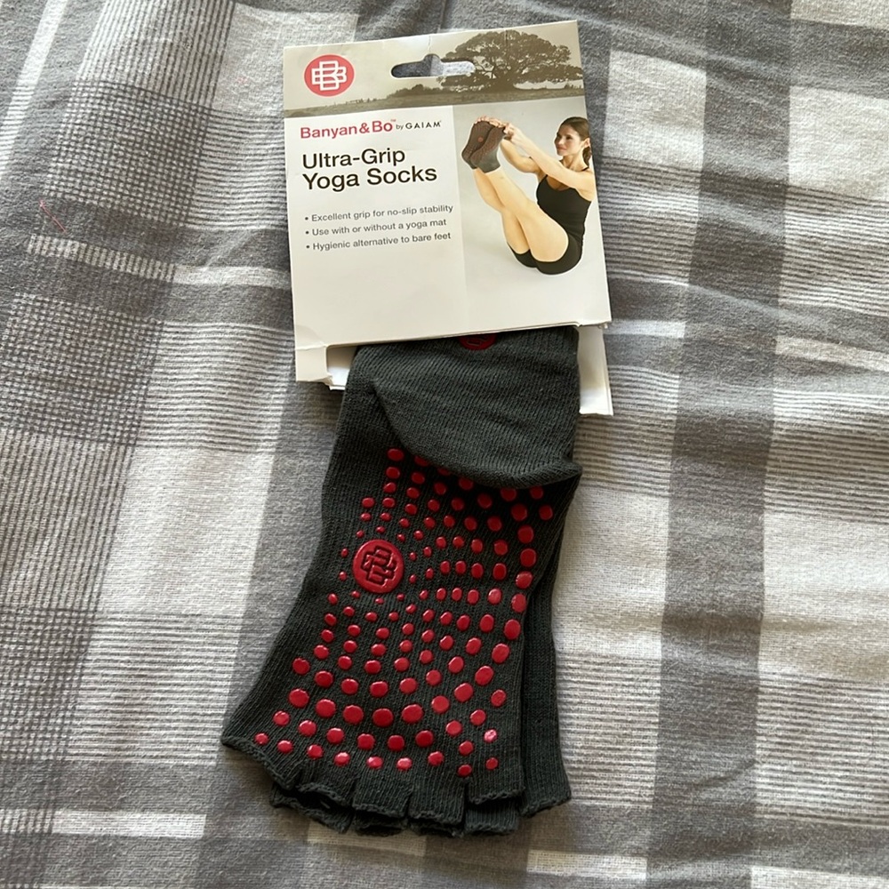 BANYAN & Bo by Gaiam Yoga Socks